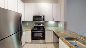 Two Bedroom Apartments In Westchase Southwest Houston, TX - Apartment Kitchen Interior