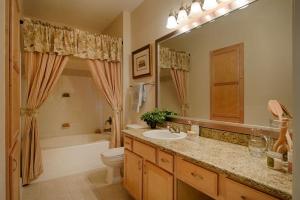 One Bedroom Apartments in SW Houston, Texas - Classic Model Bathroom Interior