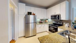 Two Bedroom Apartments In Westchase Southwest Houston, TX - Model Kitchen 